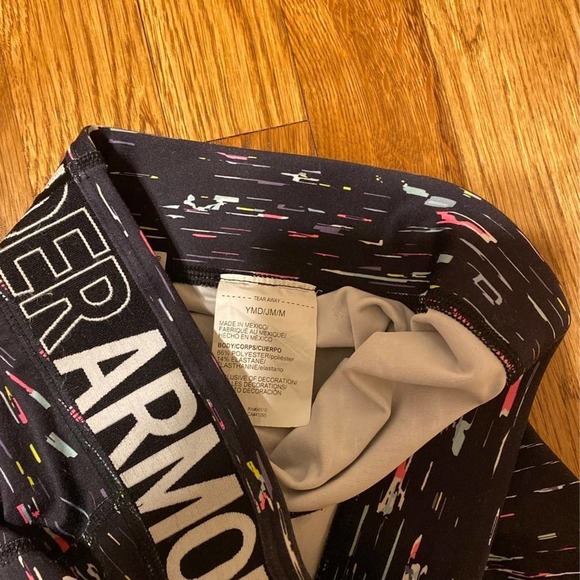 Under Armour Youth MD Girls' HeatGear® Armour Crop (GUC) legging - Picture 2 of 4